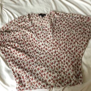 👄Flowered bat wing F21 top👄